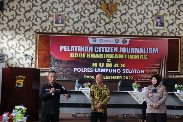 CuplikCom-Bhabinkamtibmas-Polres-Lampung-Selatan-Terima-Pelatihan-Citizen-Journalis-07122022121915-IMG-20221207-WA0039.jpg