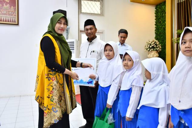 CuplikCom-Bhakti-Sosial-PWP-RU-VI-Balongan-Santuni-150-Anak-Yatim-di-Bulan-Muharram-16072024171250-IMG-20240716-WA0028.jpg