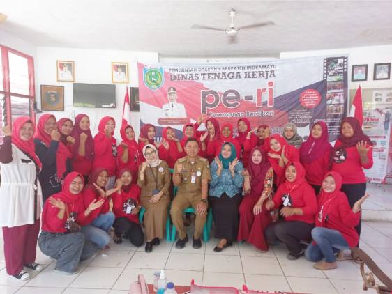 CuplikCom-Bupati-Indramayu-Salurkan-Bantuan-Alat-Produksi-Program-PeRi-20092022104640-IMG-20220920-WA0001.jpg