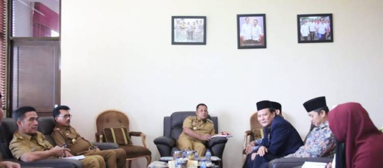 CuplikCom-Bupati-Nanang-Ermanto-Terima-Audiensi-Dewan-Dakwah-Islamiyah-Indonesia-Provinsi-Lampung-29082022193039-IMG-20220829-WA0022-864x380.jpg