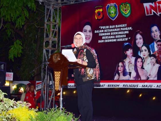 CuplikCom-Bupati-Nina-Buka-Indramayu-Expo-Tahun-2022-Disaksikan-Ribuan-Masyarakat-Indramayu-05102022101954-IMG-20221005-WA0002.jpg