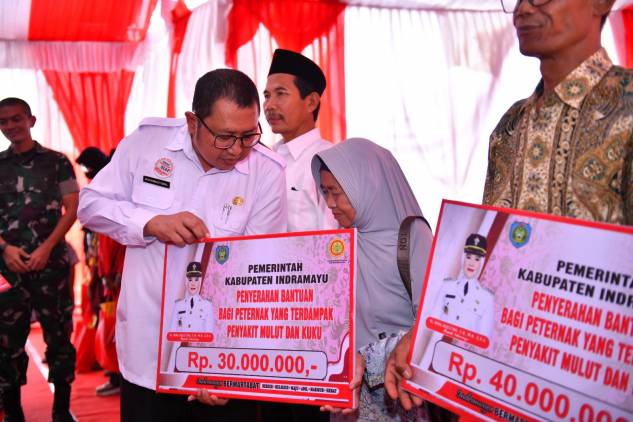 CuplikCom-Bupati-Nina-Salurkan-Bantuan-Bagi-Peternak-Yang-Kena-Dampak-PMK,-Ini-Besarannya-23022023121950-IMG-20230223-WA0005.jpg