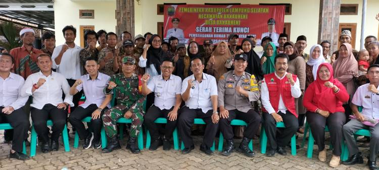 CuplikCom-Camat-Bakauheni-Dukung-Program-Pemerintah-BSPS-Direalisasikan-di-Kecamatan-Bakauheni-29122022180023-IMG20221229125449.jpg