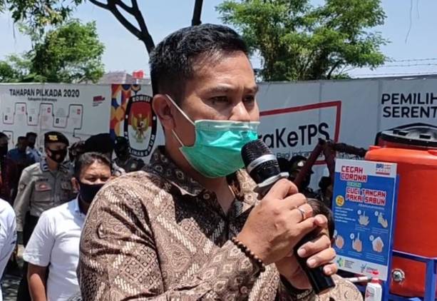 CuplikCom-Dituntut-Mundur-Koalisi-Pers,-Ketua-KPU-Indramayu-Jawab-Berbelit-14092020180247-IMG_20200914_175700.jpg