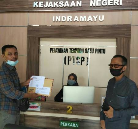 CuplikCom-GNPK-RI-Indramayu-Resmi-Laporkan-Kuwu-Sudikampiran-ke-Kejaksaan-Indramayu-14012021142239-IMG-20210114-WA0008.jpg