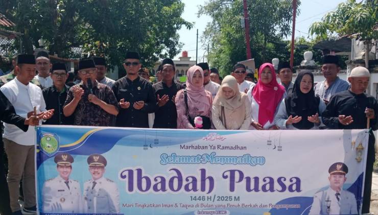 CuplikCom-Gelar-Pawai-Tarhib-Ramadhan-1446-H,-Camat-Losarang-Mari-Kita-Tingkatan-Iman-dan-Taqwa-28022025160817-IMG-20250228-WA0000.jpg