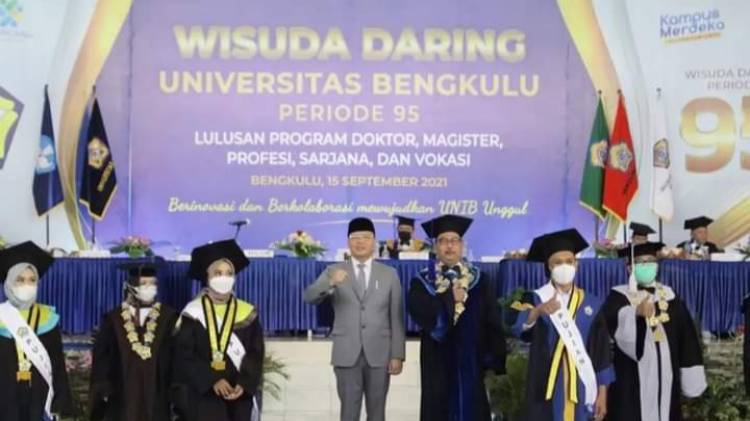 CuplikCom-Hadiri-Wisuda-Virtual-UNIB-ke-95,-Rohidin-Sampaikan-Pesan-Ini!-15092021225951-20210915_224117.jpg