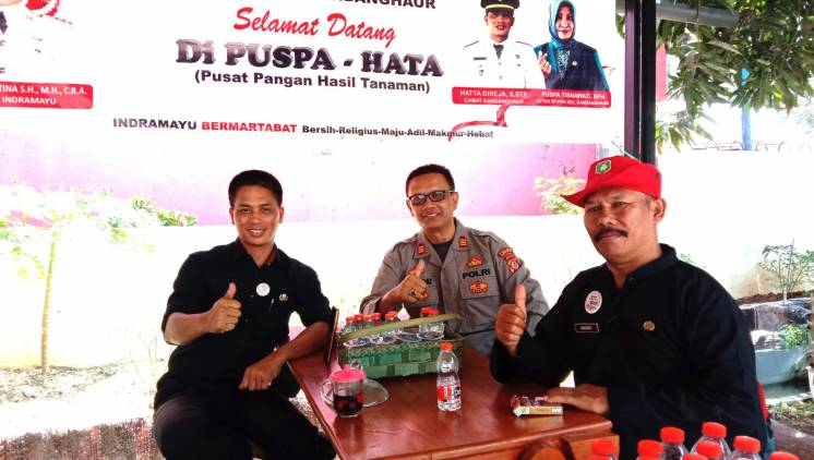 CuplikCom-Hari-Pertama-Dinas-di-Kandanghaur,-Kapolsek-AKP-Surahmat-Silaturahmi-Temui-Camat-19092023113322-IMG-20230919-WA0026.jpg