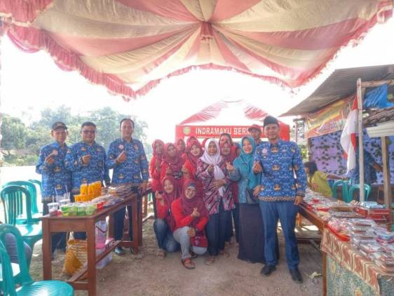 CuplikCom-Hasil-Pelatihan-Program-PeRi,-Warga-Desa-Jatisura-Gelar-Bazar-Makanan-19092023183451-Manfaat-Program-Pe-Ri-Warga-Desa-Jatisura-Jajakan-Produk-Hasil-Pelatihan.jpg