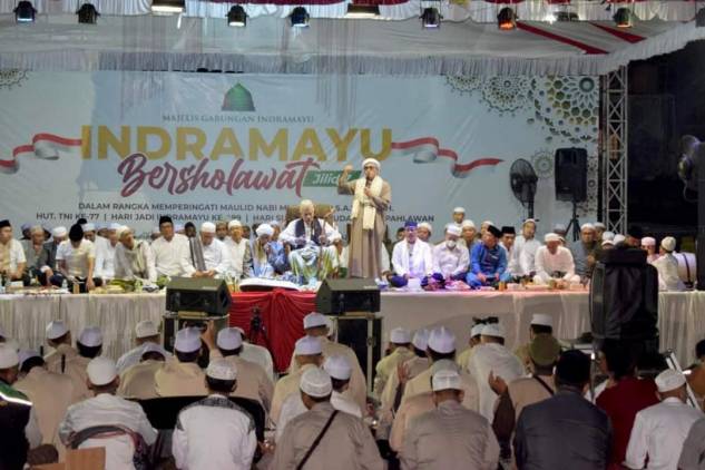 CuplikCom-Indramayu-Bersholawat-Kembali-Digelar,-Bupati-Nina-Panjatkan-Doa-Untuk-Cianjur-25112022153958-FB_IMG_1669365560449.jpg