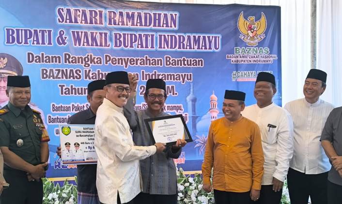 CuplikCom-Indramayu-Berzakat,-Wabup-Syaefudin-Apresiasi-Desa-Pengumpul-Zakat-Terbanyak-14032025222747-Whasdfsdfsdf12.jpg