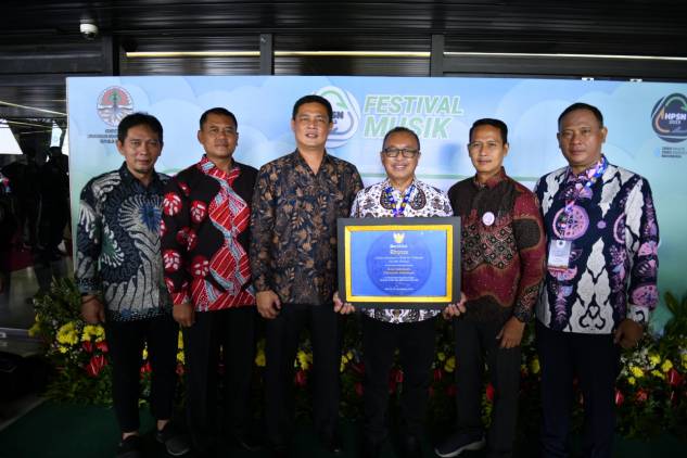 CuplikCom-Indramayu-Raih-Sertifikat-Adipura-dari-KLHK-RI-28022023175638-IMG-20230228-WA0003.jpg