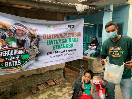 CuplikCom-Jelang-Idul-Adha,-ACT-Ajak-Masyarakat-Lampung-Bagikan-Daging-Qurban-Sampai-Pelosok-Negeri-dan-Dunia-31052022164001-IMG-20220531-WA0015.jpg