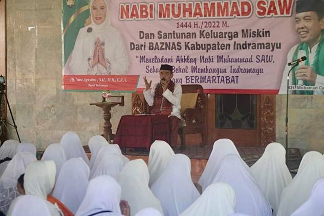 CuplikCom-KH-Muhammad-Carsita-Berikan-Tausyiah-Pada-Peringatan-Maulidan-di-Masjid-Agung-Indramayu-01112022190520-FB_IMG_1667304262360.jpg