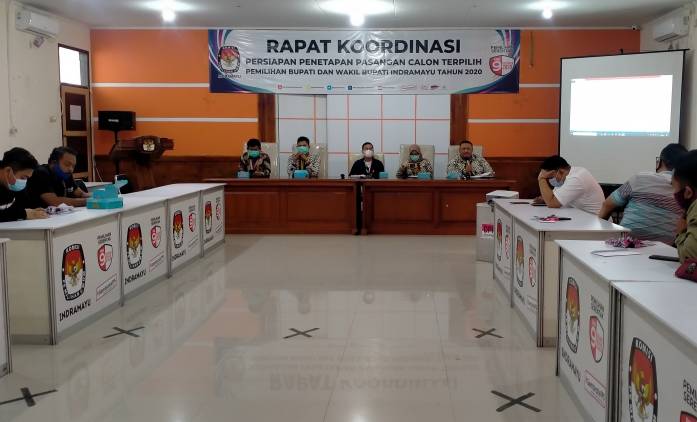 CuplikCom-KPU-Indramayu-Gelar-Rakor-Sehari-Menjelang-Pleno-Penetapan-Bupati-Terpilih-21012021051131-IMG_20210121_050825.jpg