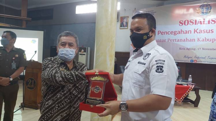 CuplikCom-Kasat-Reskrim-Polres-Tanggamus-Berikan-Materi-Sosialisasi-Pencegahan-Kasus-ATR-BPN-17112021183328-IMG-20211117-WA0061.jpg