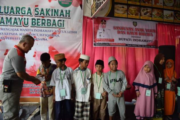 CuplikCom-Keluarga-Sakinah-Indramayu-Santuni-Anak-Yatim-dan-Duafa-04112022185502-FB_IMG_1667562846445.jpg