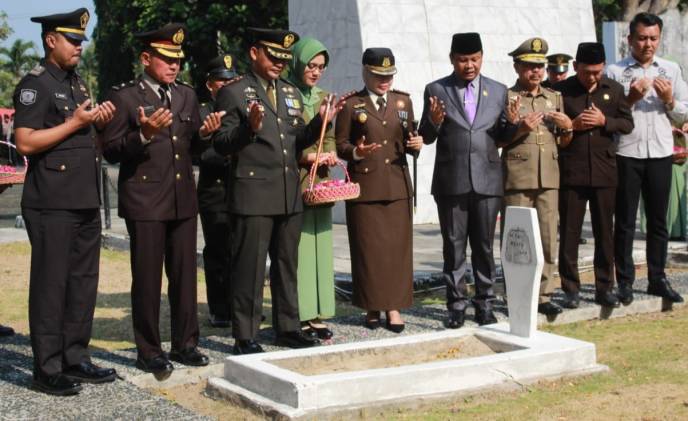 CuplikCom-Kodim-0421LS-Gelar-Ziarah-Nasional-Dalam-Rangka-Peringatan-HUT-TNI-ke-78-Tahun-2023-04102023101145-IMG_20231004_100901.jpg