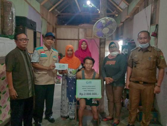 CuplikCom-LKS-Alamanda-Tanggamus-Kembali-Kunjungi-Rio-Triono-Dan-Berikan-Bantuan-22122020133915-IMG-20201222-WA0061.jpg