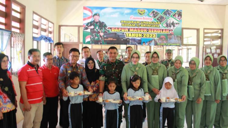 CuplikCom-Launching-Program-Unggulan-Pangdam-IISWJ,-Kodim-0421LS-Sambangi-Anak-Sekolah-Dasar-22092023170215-IMG-20230922-WA0020.jpg