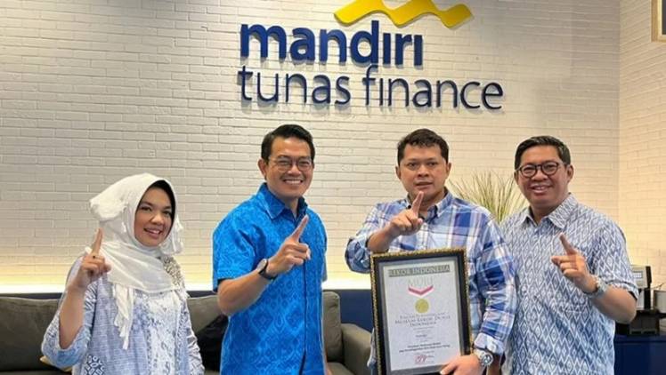 CuplikCom-Mandiri-Tunas-Finance-Gelar-Bursa-Karir-dan-Raih-Rekor-Muri-25122021182727-WhatsApp-Image-2021-12-24-at-11.32.59-AM.jpeg.webp