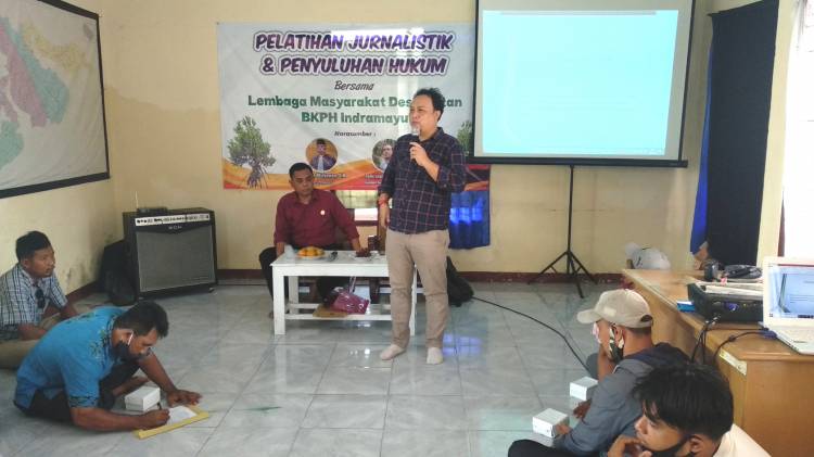 CuplikCom-Masyarakat-Desa-Hutan-Di-Gembleng-Pelatihan-Jurnalistik-dan-Penyuluhan-Hukum-29122020182955-IMG_20201229_182805.jpg