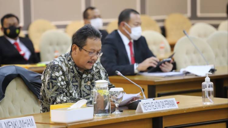 CuplikCom-Menteri-KKP-dan-DPR-Sepakat-Bahas-RUU-Landas-Kontinen-26052021225631-20210526_225007.jpg