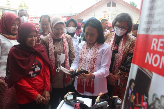 CuplikCom-Menteri-Pemberdayaan-Perempuan-dan-Perlindungan-Anak-Apresiasi-Program-PeRi-20102022132550-IMG-20221020-WA0005.jpg