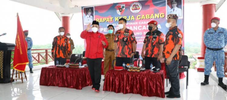 CuplikCom-Nanang-Ermanto-dan-Rycko-Menoza-Saling-Sapa-di-Rakercab-MPC-Pemuda-Pancasila-Kabupaten-Lampung-Selatan-10012022154220-PP-Lamsel-768x338.jpg