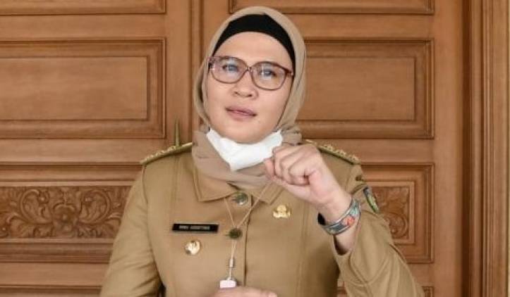 CuplikCom-Nina-Agustina-Harapan-Baru-Rakyat-Indramayu-30082021220244-bupati-indramayu-dfdfdfdf344.jpg