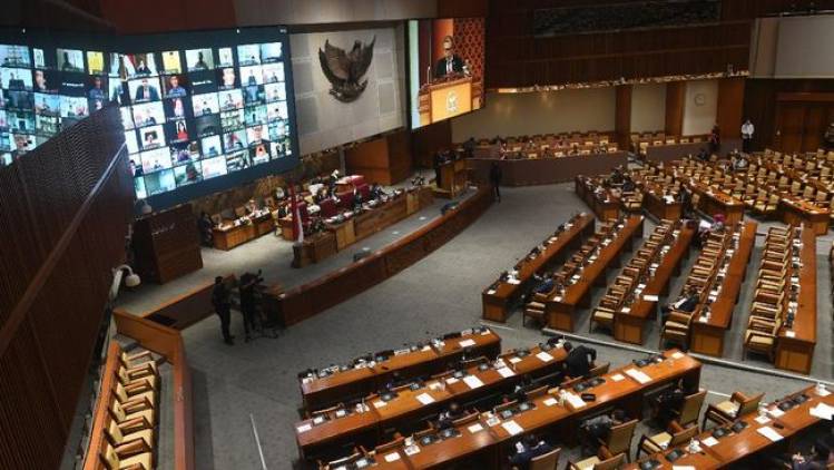 CuplikCom-Omnibus-Law-Sudah-Lebih-Dulu-Diterapkan-Oleh-5-Negara-Ini-07102020180338-rapat-paripurna-tentang-p2apbn-2019_169.jpeg