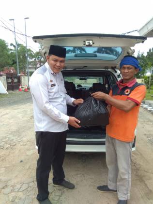 CuplikCom-Pemkab-Lampung-Selatan-Bantu-19-Warga-Tanjung-Bintang-Yang-Sedang-Isolasi-Mandiri-11112020212535-IMG-20201111-WA0053.jpg