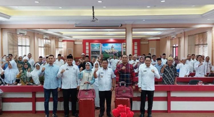 CuplikCom-Pemkab-Lamsel-Berangkatkan-30-Orang-Ketanah-Suci-Mekkah-16112023234933-IMG_20231116_234703.jpg