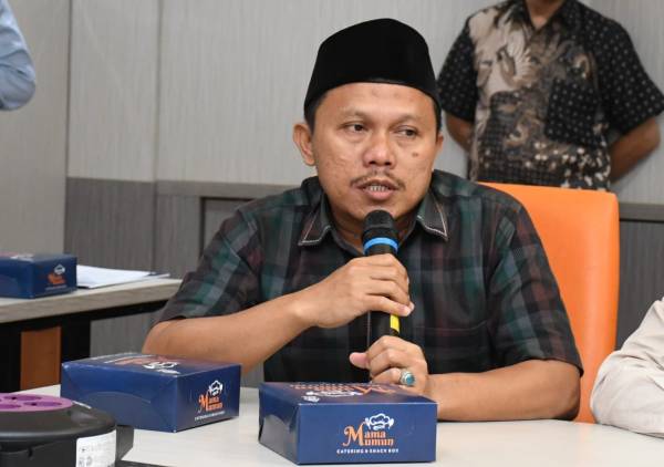 CuplikCom-Polemik-Honorer-Tak-Kunjung-Usai,-Ketua-Komisi-II-DPRD-Indramayu-Soroti-Lemahnya-Koordinasi-Pemerintah-19022025101433-IMG-20250219-WA0036.jpg