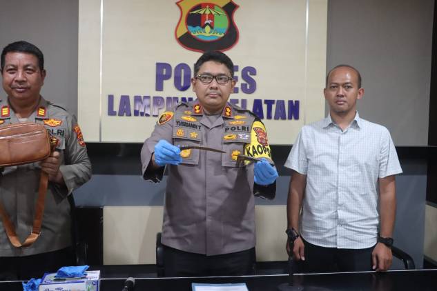 CuplikCom-Polres-Lampung-Selatan-Amankan-Provokator-Bersenjata-Tajam-di-Eksekusi-Lahan-PTPN-7-14012025230556-IMG-20250114-WA0028.jpg