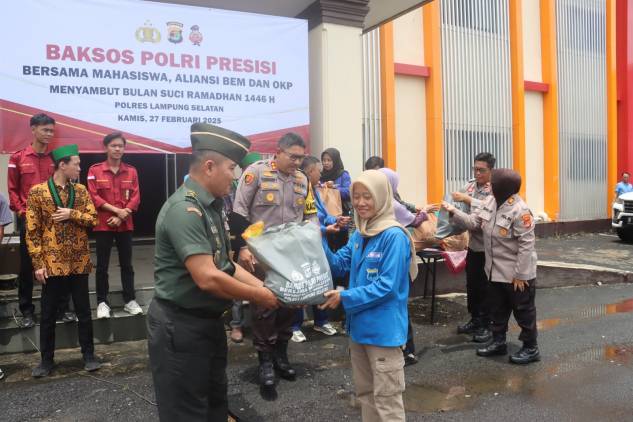 CuplikCom-Polres-Lampung-Selatan-Bersama-Mahasiswa-dan-OKP-Gelar-Baksos-Polri-Presisi-Sambut-Ramadan-27022025162030-IMG-20250227-WA0044.jpg