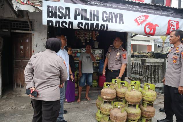 CuplikCom-Polres-Lamsel-Lakukan-Pengecekan-Pendistribusian-dan-Stok-Gas-LPG-3Kg-Dikalianda-03082023145506-IMG-20230803-WA0037.jpg