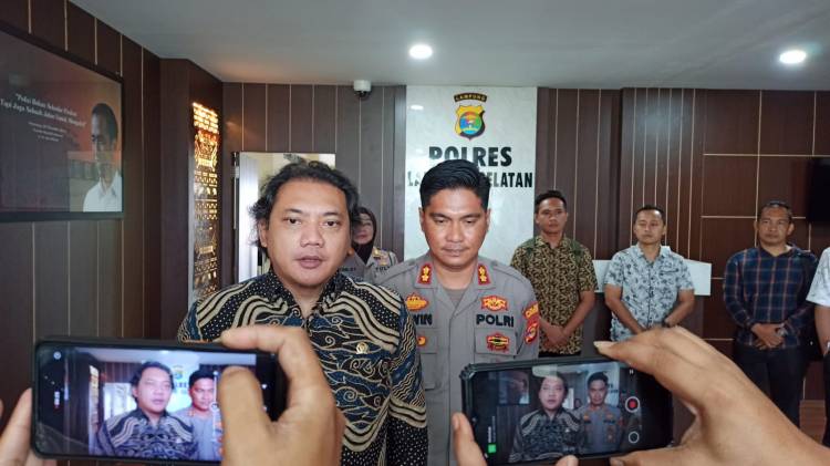 CuplikCom-Sambangi-Mapolres-Lamsel,-Taufik-Basari-Akan-Perjuangkan-Tiga-Penguat-Bhabinkamtibmas-Ke-DPR-RI-16062023125839-IMG-20230616-WA0031.jpg