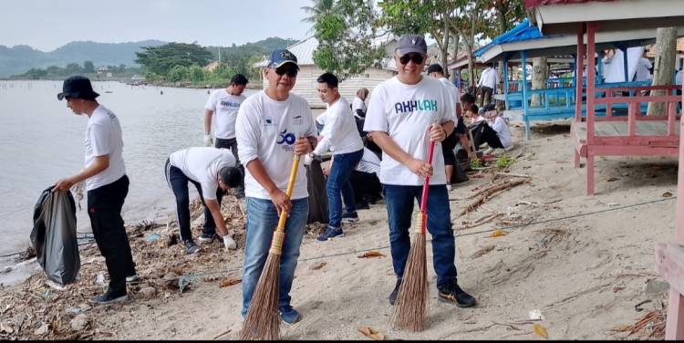 CuplikCom-Sambut-HUT-Ke-50-ASDP-Cabang-Bakauheni-Gelar-Bersih-Pantai-Didesa-Sumur-Lamsel-20032023105212-IMG_20230320_104346.jpg