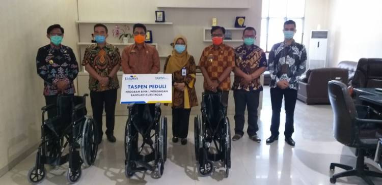 CuplikCom-Sekda-Terima-Bantuan-Kursi-Roda-Untuk-Pensiunan-Dari-PT-Taspen-29082020034254-IMG-20200828-WA0060.jpg