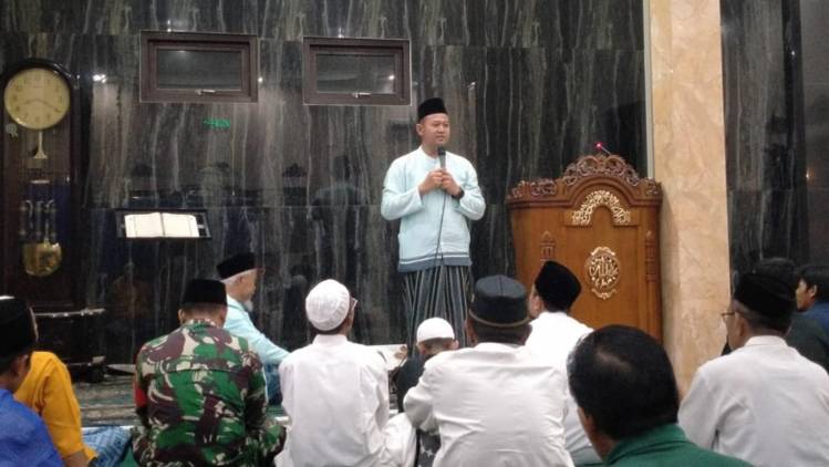 CuplikCom-Silaturahmi-Ramadhan,-Forkopimcam-Losarang-Gelar-Tarling-di-Masjid-Nurul-Huda-Jangga-11032025144423-Screenshot_20250311_144013_WhatsApp.jpg