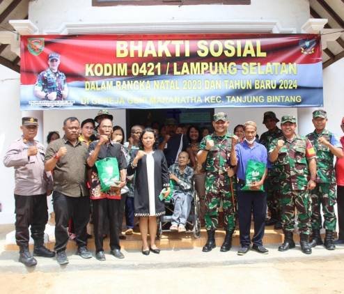 CuplikCom-Tingkatkan-Toleransi-Beragama,-Kodim-0421LS-Gelar-Bhakti-Sosial-di-Gereja-Desa-Sabah-Balau-23122023131912-IMG-20231223-WA0034.jpg