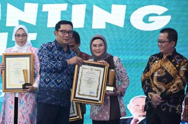 CuplikCom-Turunkan-50-Persen-Stunting,-Ridwan-Kamil-Berikan-Penghargaan-ke-Pemkab-Indramayu-15122022103201-IMG-20221214-WA0001.jpg