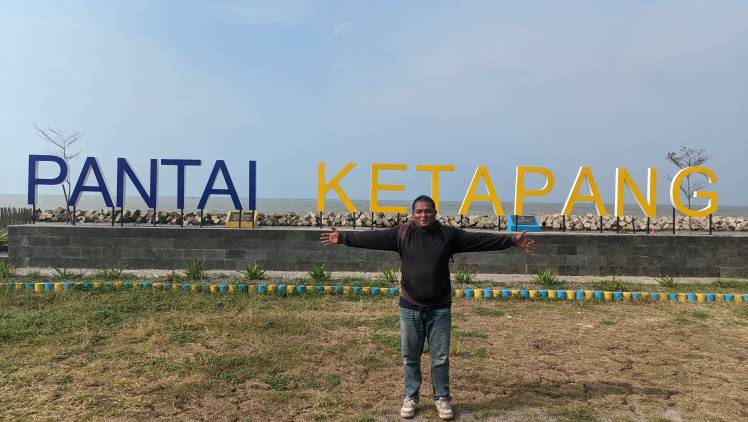 CuplikCom-Wisata-Pantai-Ketapang,-Suguhkan-Alam-yang-Asri-dan-Sejuk,-Cukup-dengan-Goceng-Bisa-Berwisata-15062023154219-PXL_20230615_143742270.jpg